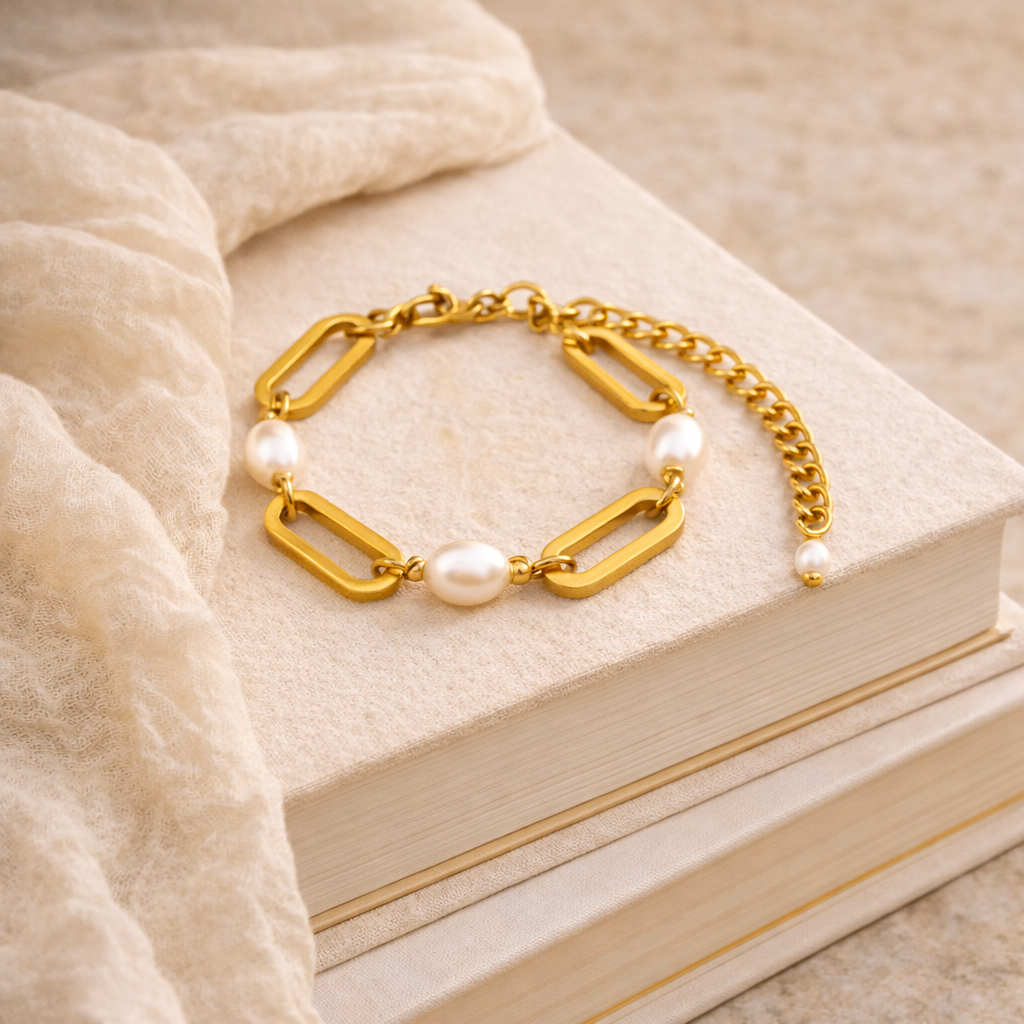 Eira Pearl Bracelet